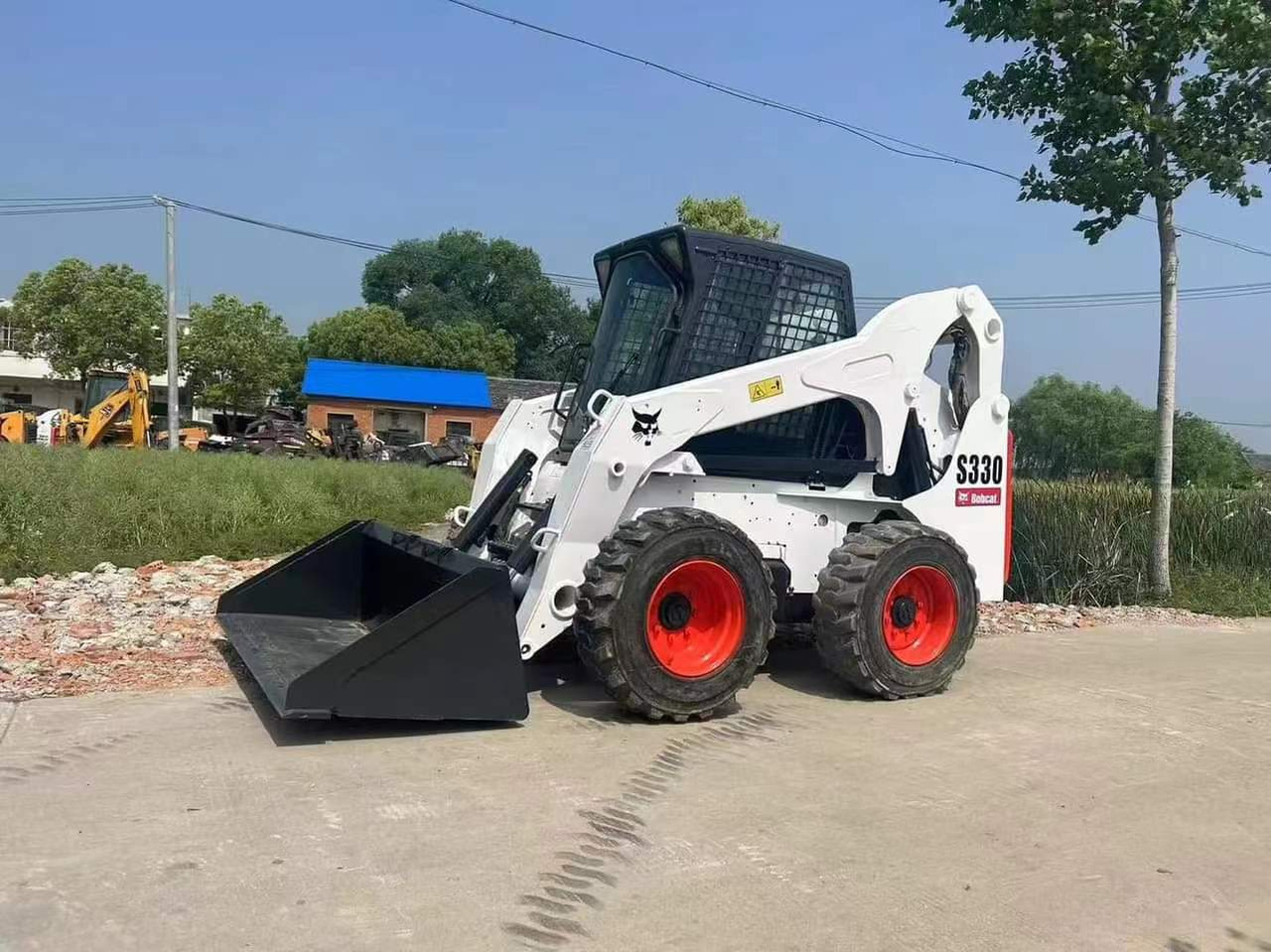BOBCAT S330 - Φορτωτής πλάγιας ολίσθησης: φωτογραφία 1 BOBCAT S330 - Φορτωτής πλάγιας ολίσθησης: φωτογραφία 1