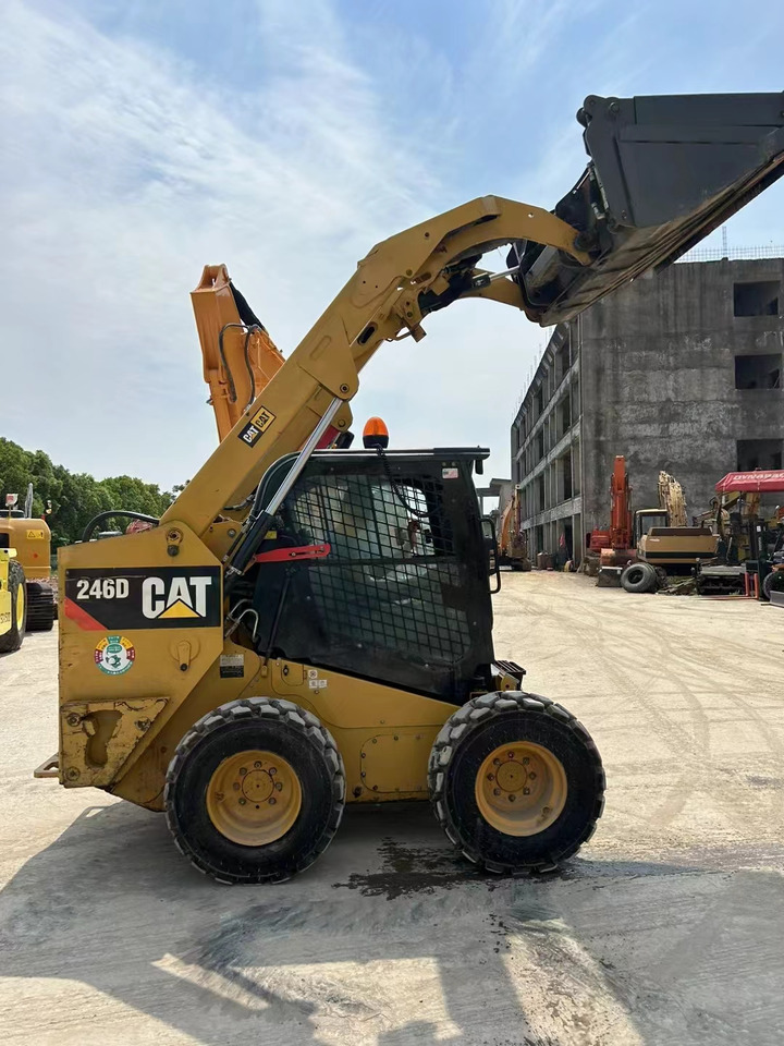 CATERPILLAR 246D - Φορτωτής πλάγιας ολίσθησης: φωτογραφία 2 CATERPILLAR 246D - Φορτωτής πλάγιας ολίσθησης: φωτογραφία 2