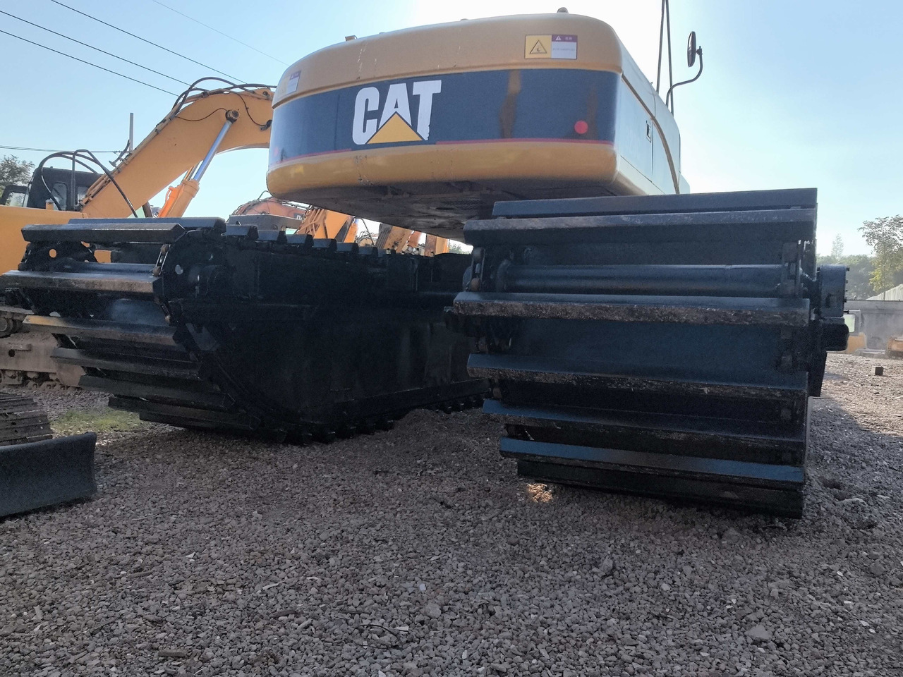 CATERPILLAR 320C - Πλωτός εκσκαφέας: φωτογραφία 2 CATERPILLAR 320C - Πλωτός εκσκαφέας: φωτογραφία 2
