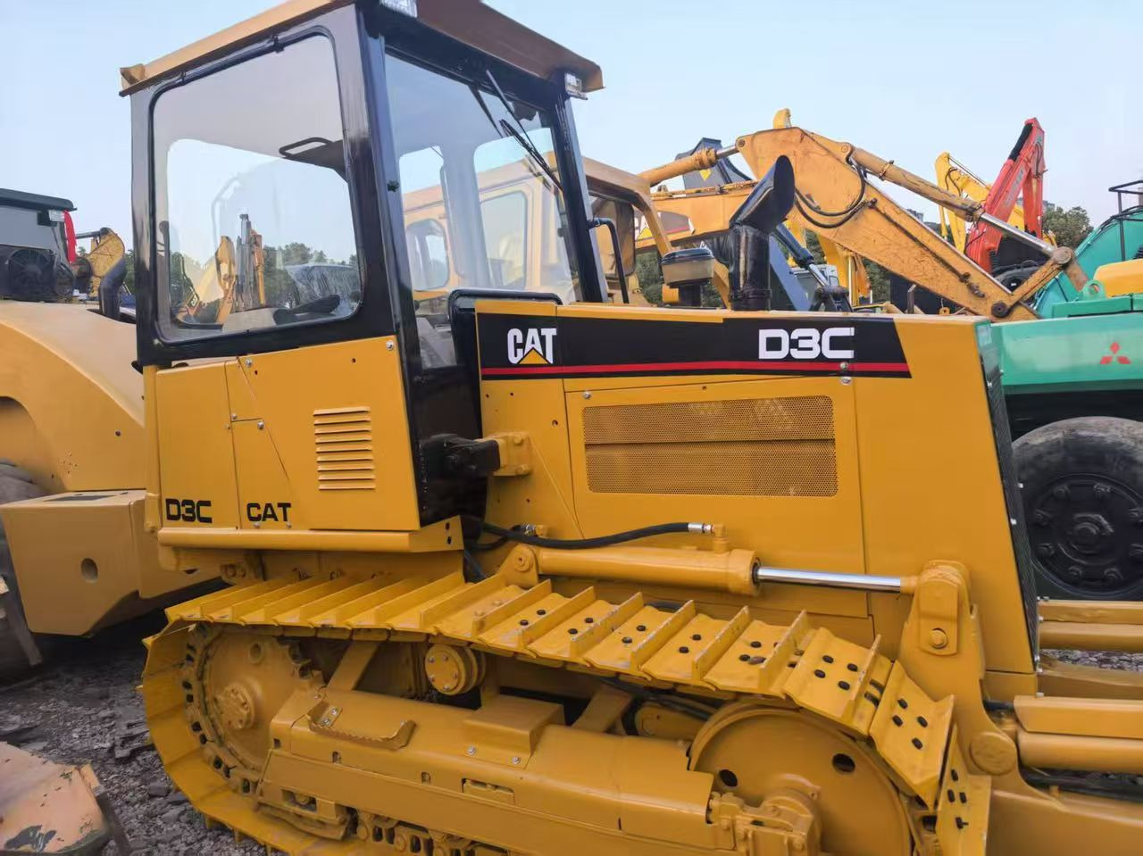 CATERPILLAR D3C - Μπουλντόζα: φωτογραφία 4 CATERPILLAR D3C - Μπουλντόζα: φωτογραφία 4