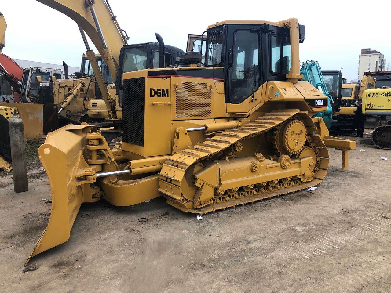 CATERPILLAR D6M - Μπουλντόζα: φωτογραφία 1 CATERPILLAR D6M - Μπουλντόζα: φωτογραφία 1