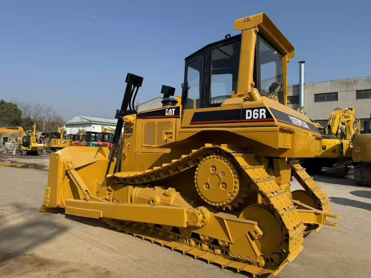 CATERPILLAR D6R - Μπουλντόζα: φωτογραφία 2 CATERPILLAR D6R - Μπουλντόζα: φωτογραφία 2