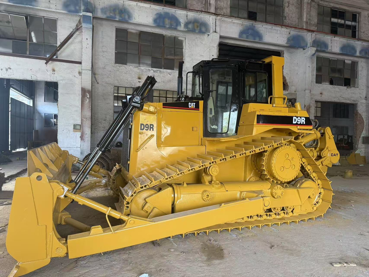 CATERPILLAR D9R - Μπουλντόζα: φωτογραφία 3 CATERPILLAR D9R - Μπουλντόζα: φωτογραφία 3