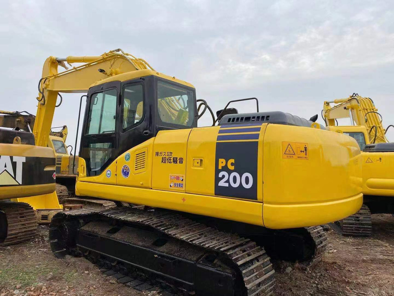 KOMATSU PC200-7 - Ερπυστριοφόρος εκσκαφέας: φωτογραφία 1 KOMATSU PC200-7 - Ερπυστριοφόρος εκσκαφέας: φωτογραφία 1
