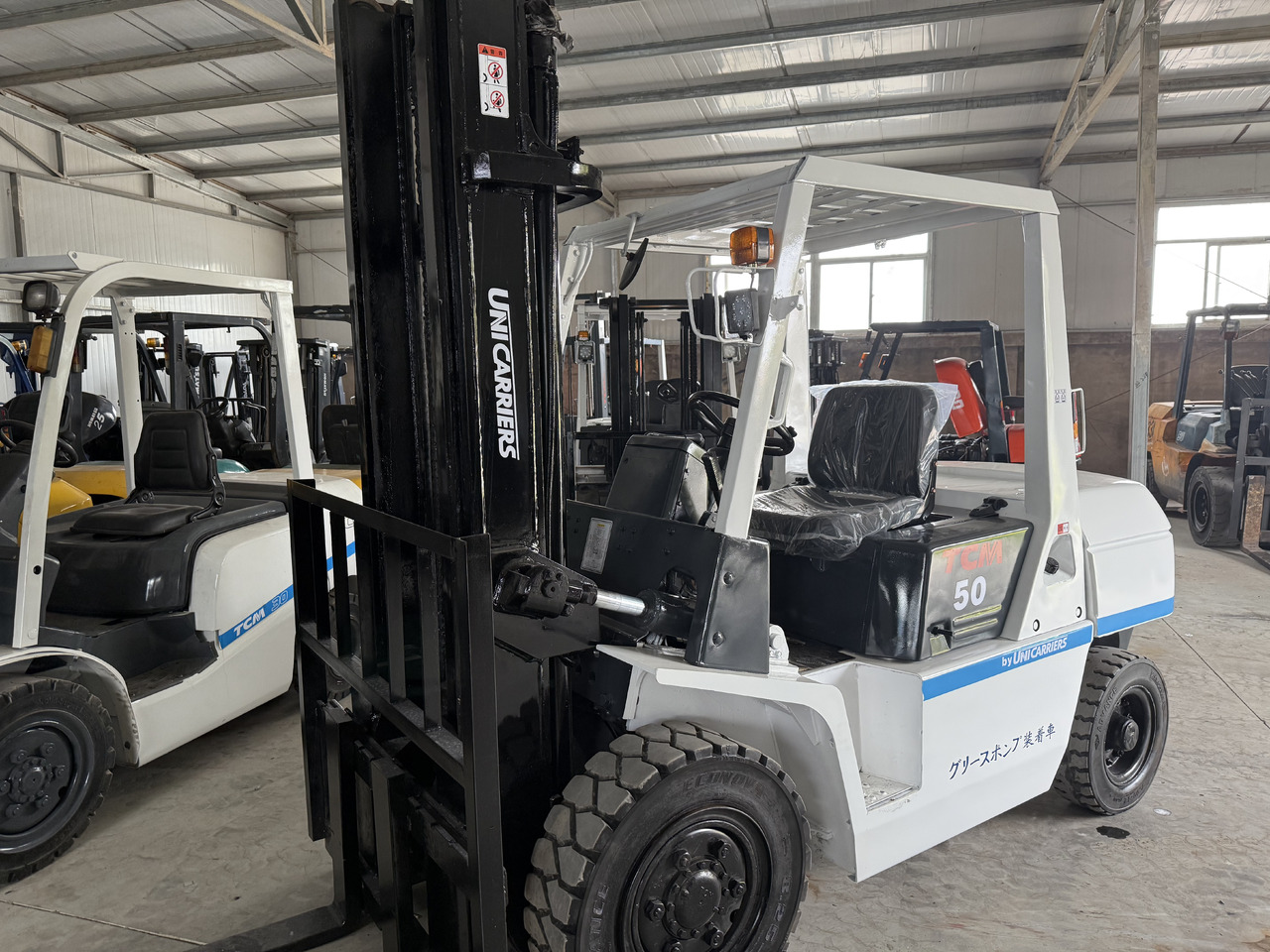 TCM FD50 - Ψαλιδωτό ανυψωτικό: φωτογραφία 2 TCM FD50 - Ψαλιδωτό ανυψωτικό: φωτογραφία 2