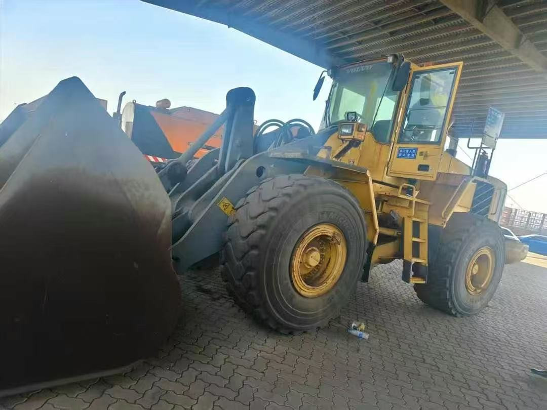 VOLVO L180E - Ελαστιχοφόρος φορτωτής: φωτογραφία 3 VOLVO L180E - Ελαστιχοφόρος φορτωτής: φωτογραφία 3