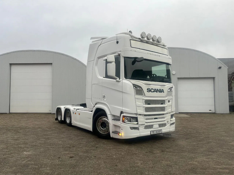 Scania R650 V8 NGS R650 6x4 - Τράκτορας: φωτογραφία 1 Scania R650 V8 NGS R650 6x4 - Τράκτορας: φωτογραφία 1