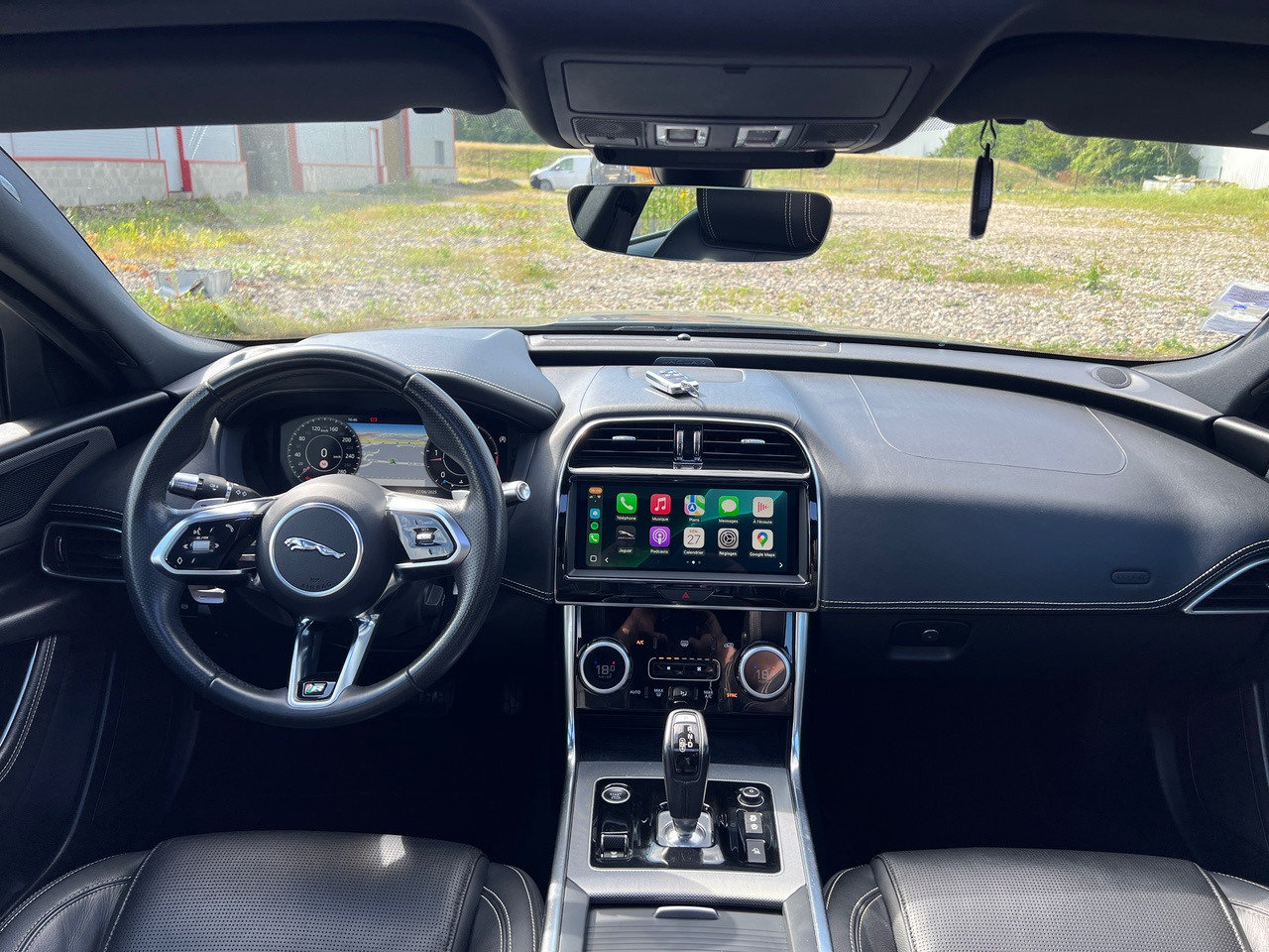 JAGUAR XE 20MY SE R-DYN. 2.0L D 180 BVA8 Cockpit PANO - Λιμουζίνα/ Sedan: φωτογραφία 3 JAGUAR XE 20MY SE R-DYN. 2.0L D 180 BVA8 Cockpit PANO - Λιμουζίνα/ Sedan: φωτογραφία 3