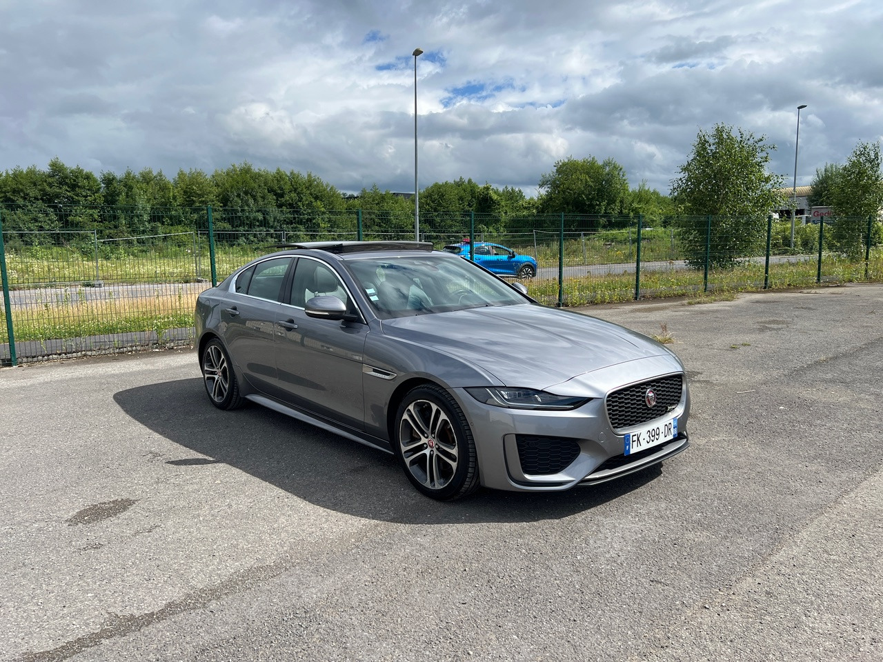 JAGUAR XE 20MY SE R-DYN. 2.0L D 180 BVA8 Cockpit PANO - Λιμουζίνα/ Sedan: φωτογραφία 4 JAGUAR XE 20MY SE R-DYN. 2.0L D 180 BVA8 Cockpit PANO - Λιμουζίνα/ Sedan: φωτογραφία 4
