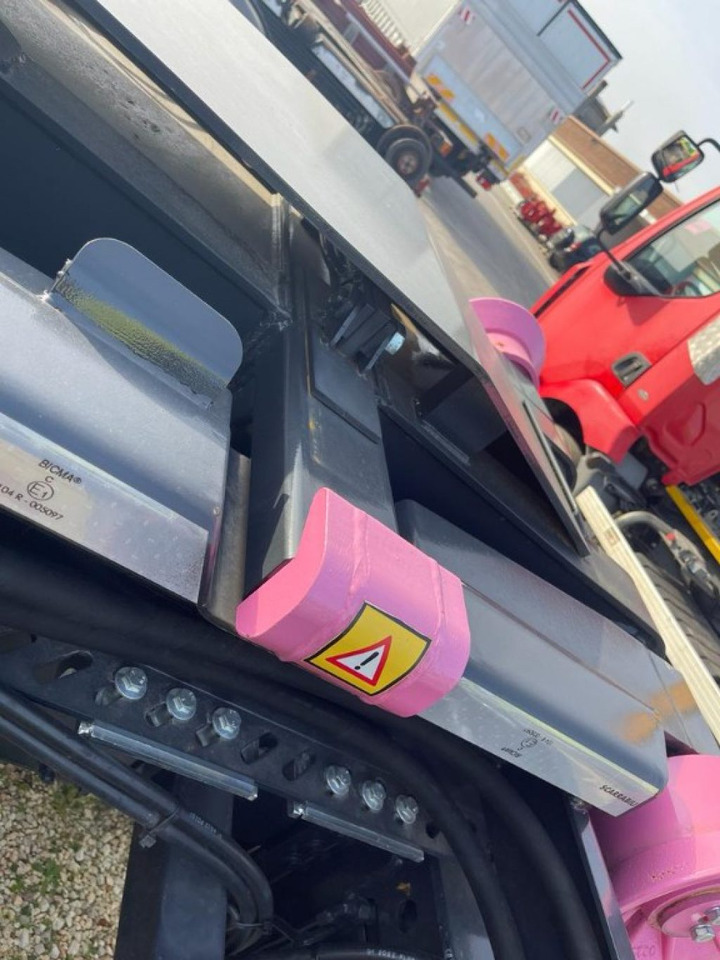 BLOCCAGGIO POSTERIORE ESTERNO - Αμάξωμα και εξωτερικό για Φορτηγό: φωτογραφία 2 BLOCCAGGIO POSTERIORE ESTERNO - Αμάξωμα και εξωτερικό για Φορτηγό: φωτογραφία 2