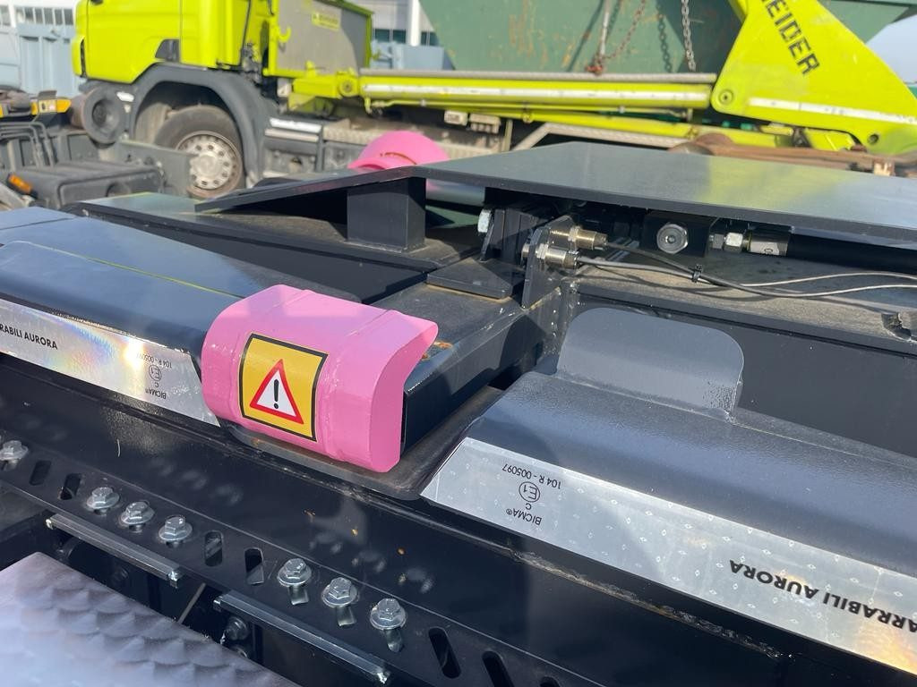 BLOCCAGGIO POSTERIORE ESTERNO - Αμάξωμα και εξωτερικό για Φορτηγό: φωτογραφία 3 BLOCCAGGIO POSTERIORE ESTERNO - Αμάξωμα και εξωτερικό για Φορτηγό: φωτογραφία 3