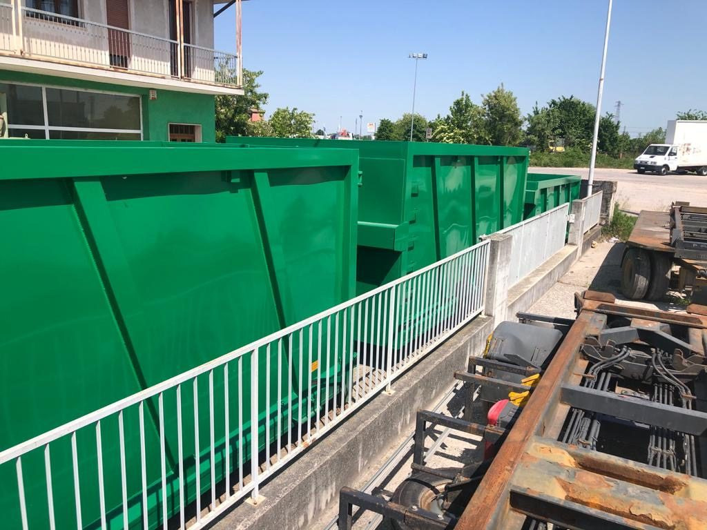 CONTAINER SCARRABILE NUOVO PER MATERIALI INGOMBRAN - Κοντέινερ τύπου γάντζου: φωτογραφία 3 CONTAINER SCARRABILE NUOVO PER MATERIALI INGOMBRAN - Κοντέινερ τύπου γάντζου: φωτογραφία 3