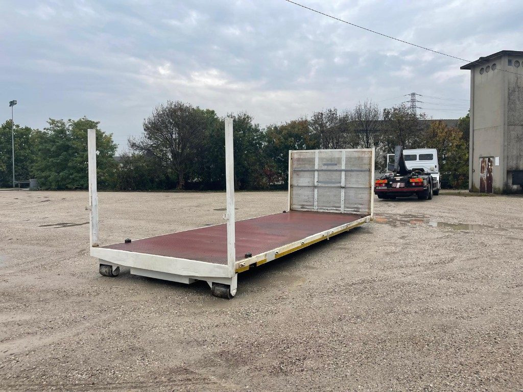 CONTAINER USATO A PIANALE SENZA SPONDE - Κοντέινερ τύπου γάντζου: φωτογραφία 3 CONTAINER USATO A PIANALE SENZA SPONDE - Κοντέινερ τύπου γάντζου: φωτογραφία 3