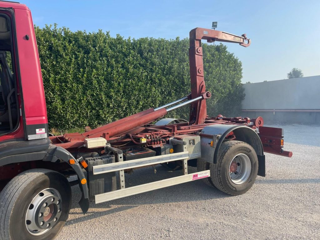 FIAT IVECO EUROCARGO 150E23 - Φορτηγό φόρτωσης γάντζου: φωτογραφία 4 FIAT IVECO EUROCARGO 150E23 - Φορτηγό φόρτωσης γάντζου: φωτογραφία 4