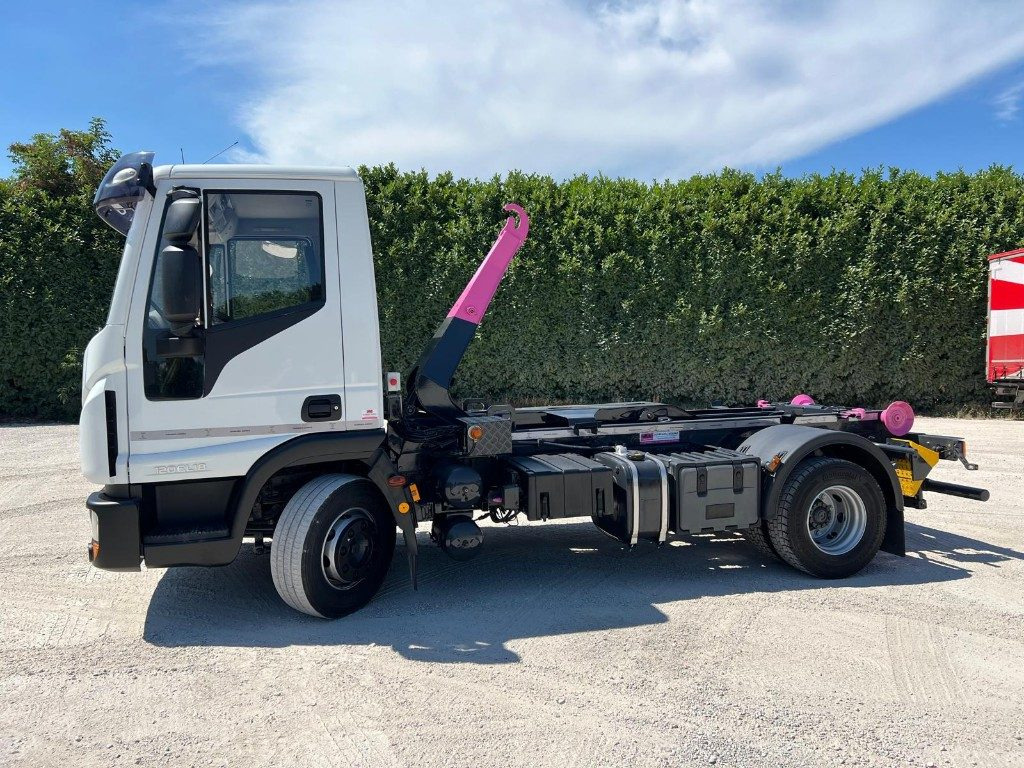 IVECO 120EL18 SCARRABILE - Φορτηγό φόρτωσης γάντζου: φωτογραφία 3 IVECO 120EL18 SCARRABILE - Φορτηγό φόρτωσης γάντζου: φωτογραφία 3