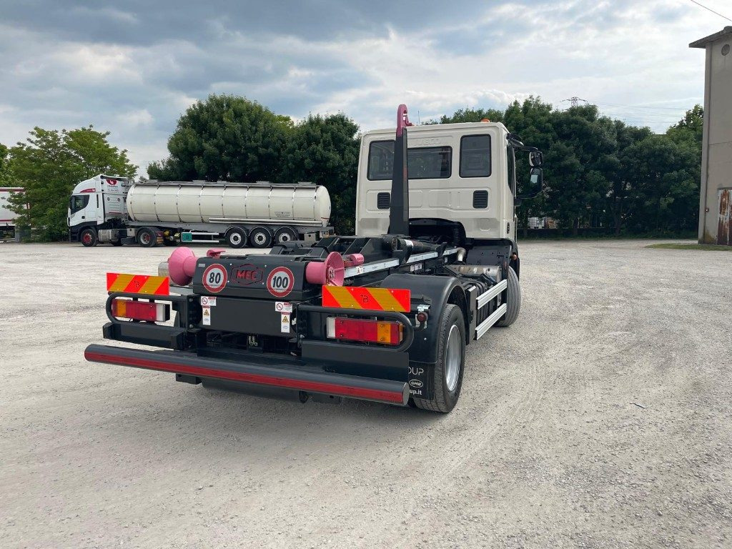 IVECO EUROCARGO 120E22 SCARRABILE - Φορτηγό φόρτωσης γάντζου: φωτογραφία 4 IVECO EUROCARGO 120E22 SCARRABILE - Φορτηγό φόρτωσης γάντζου: φωτογραφία 4