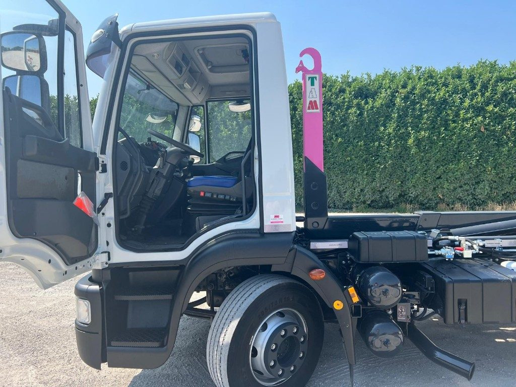 IVECO EUROCARGO 140E25 SCARRABILE - Φορτηγό φόρτωσης γάντζου: φωτογραφία 4 IVECO EUROCARGO 140E25 SCARRABILE - Φορτηγό φόρτωσης γάντζου: φωτογραφία 4