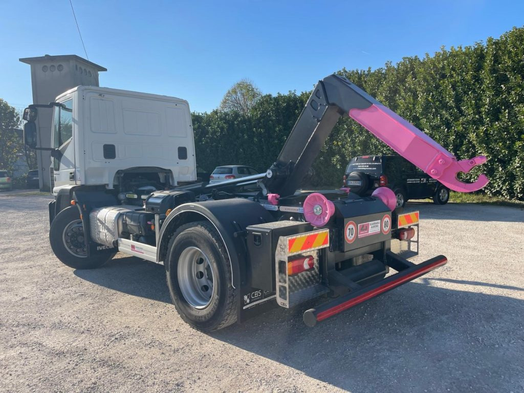 IVECO EUROCARGO 180E25 CON SCARRABILE NUOVO - Φορτηγό φόρτωσης γάντζου: φωτογραφία 4 IVECO EUROCARGO 180E25 CON SCARRABILE NUOVO - Φορτηγό φόρτωσης γάντζου: φωτογραφία 4