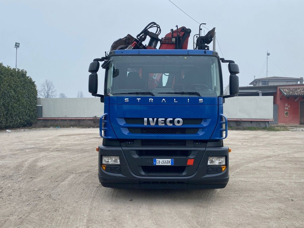 IVECO STRALIS 260.450 SCARRABILE CON GRU - Φορτηγό φόρτωσης γάντζου: φωτογραφία 2 IVECO STRALIS 260.450 SCARRABILE CON GRU - Φορτηγό φόρτωσης γάντζου: φωτογραφία 2