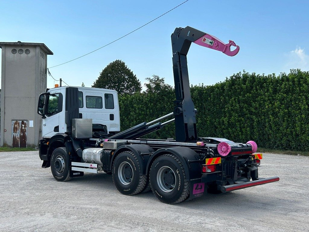 IVECO TRAKKER T-WAY AD380T NUOVO SCARRABILE - Φορτηγό φόρτωσης γάντζου: φωτογραφία 3 IVECO TRAKKER T-WAY AD380T NUOVO SCARRABILE - Φορτηγό φόρτωσης γάντζου: φωτογραφία 3