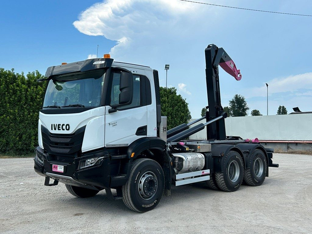 IVECO TRAKKER T-WAY AD380T NUOVO SCARRABILE - Φορτηγό φόρτωσης γάντζου: φωτογραφία 1 IVECO TRAKKER T-WAY AD380T NUOVO SCARRABILE - Φορτηγό φόρτωσης γάντζου: φωτογραφία 1
