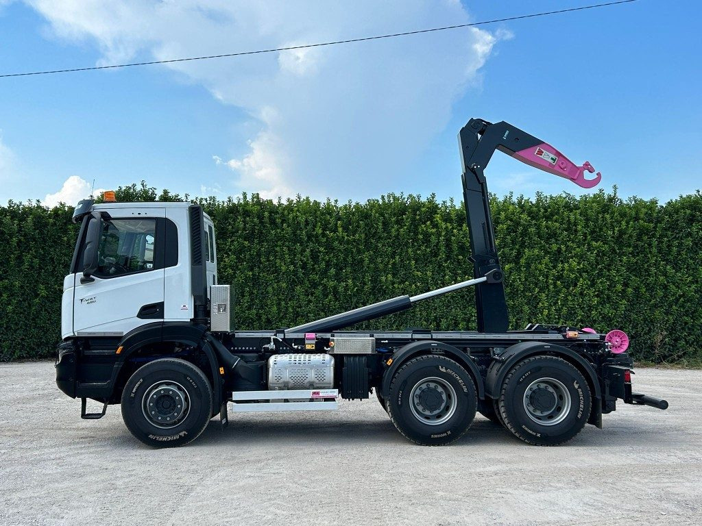 IVECO TRAKKER T-WAY AD380T NUOVO SCARRABILE - Φορτηγό φόρτωσης γάντζου: φωτογραφία 2 IVECO TRAKKER T-WAY AD380T NUOVO SCARRABILE - Φορτηγό φόρτωσης γάντζου: φωτογραφία 2