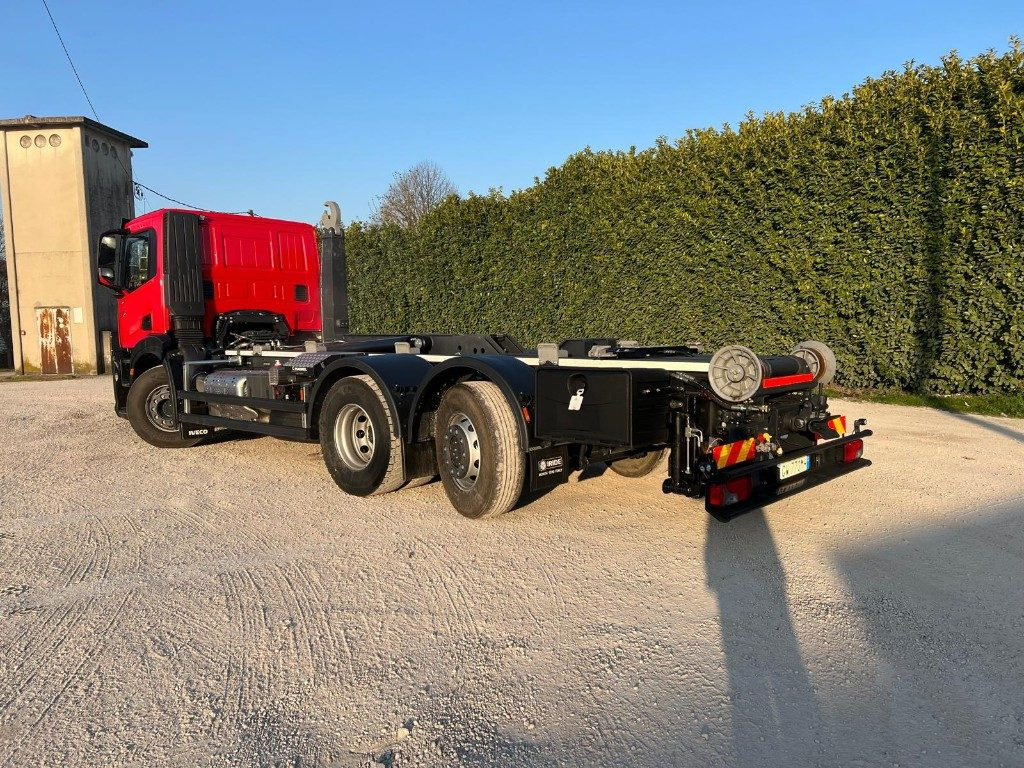 IVECO X-WAY AD260 NUOVO TARGATO SCARRABILE - Φορτηγό φόρτωσης γάντζου: φωτογραφία 3 IVECO X-WAY AD260 NUOVO TARGATO SCARRABILE - Φορτηγό φόρτωσης γάντζου: φωτογραφία 3