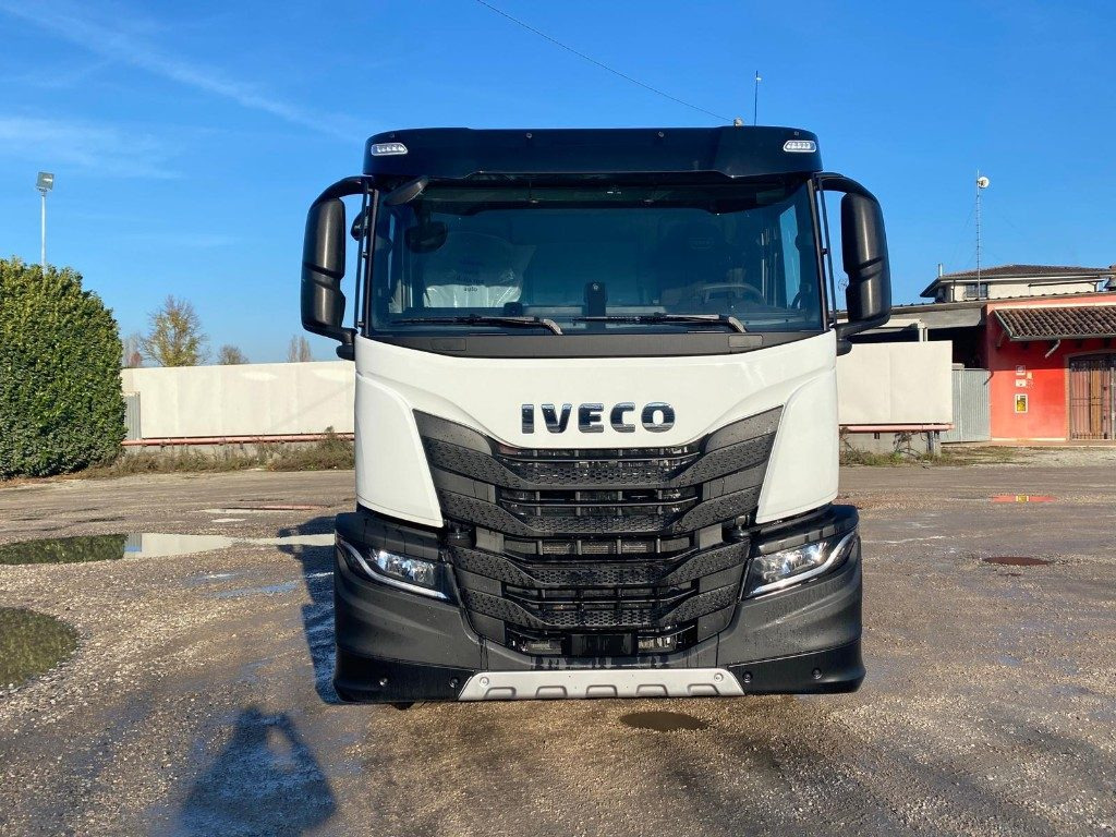 IVECO X-WAY AD280X48 NUOVO SCARRABILE PASSO 4500 - Φορτηγό φόρτωσης γάντζου: φωτογραφία 2 IVECO X-WAY AD280X48 NUOVO SCARRABILE PASSO 4500 - Φορτηγό φόρτωσης γάντζου: φωτογραφία 2