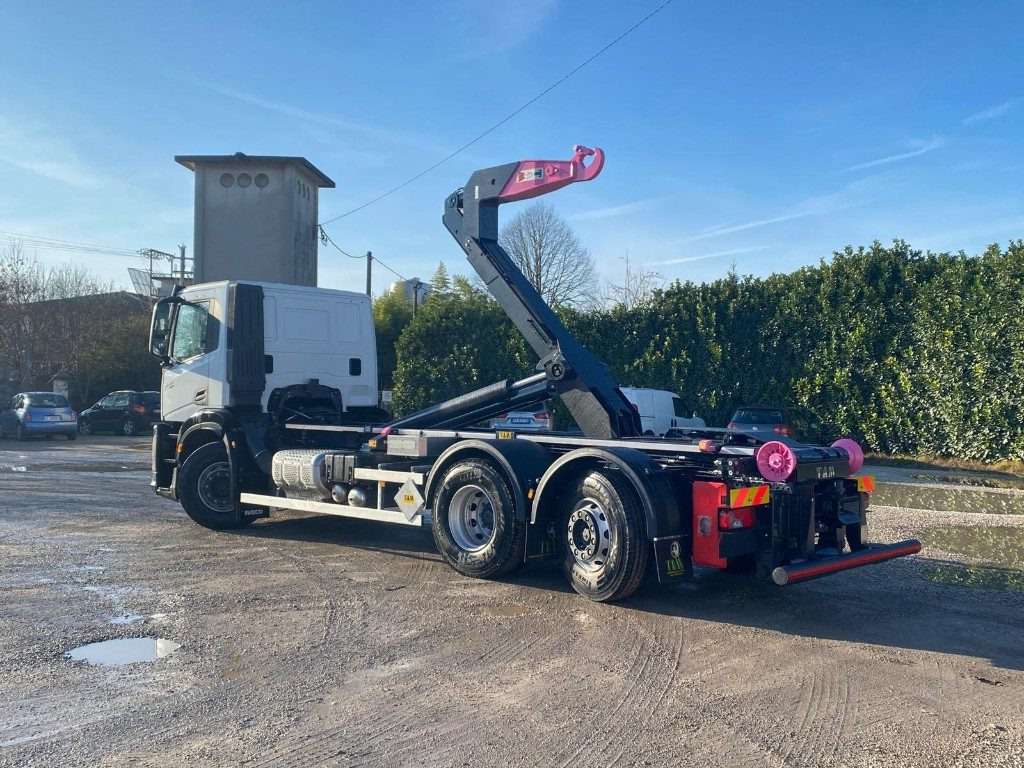 IVECO X-WAY AD280X48 NUOVO SCARRABILE PASSO 4500 - Φορτηγό φόρτωσης γάντζου: φωτογραφία 4 IVECO X-WAY AD280X48 NUOVO SCARRABILE PASSO 4500 - Φορτηγό φόρτωσης γάντζου: φωτογραφία 4