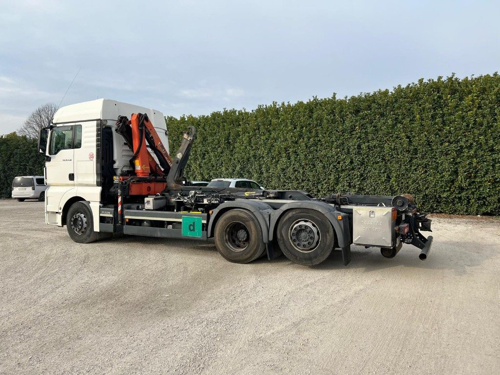 MAN TGX 26.480 SCARRABILE CON GRU DIETRO CABINA - Φορτηγό φόρτωσης γάντζου: φωτογραφία 4 MAN TGX 26.480 SCARRABILE CON GRU DIETRO CABINA - Φορτηγό φόρτωσης γάντζου: φωτογραφία 4
