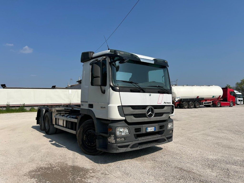 MERCEDES-BENZ MERCEDES ACTROS 25.41 SCARRABILE - Φορτηγό φόρτωσης γάντζου: φωτογραφία 2 MERCEDES-BENZ MERCEDES ACTROS 25.41 SCARRABILE - Φορτηγό φόρτωσης γάντζου: φωτογραφία 2
