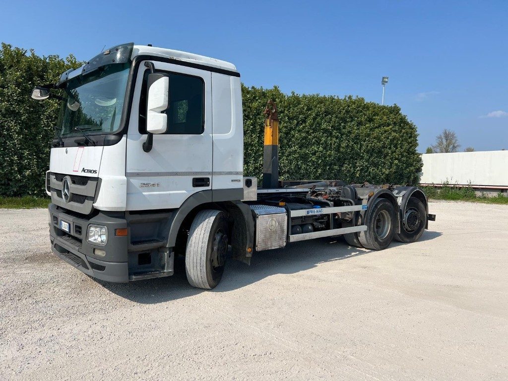 MERCEDES-BENZ MERCEDES ACTROS 25.41 SCARRABILE - Φορτηγό φόρτωσης γάντζου: φωτογραφία 1 MERCEDES-BENZ MERCEDES ACTROS 25.41 SCARRABILE - Φορτηγό φόρτωσης γάντζου: φωτογραφία 1