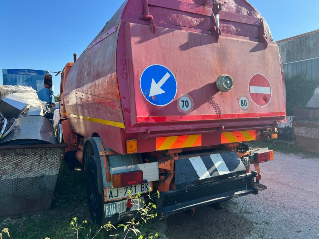 MERCEDES-BENZ MERCEDES AUTOSPAZZATRICE USATA - Σάρωθρο δρόμων: φωτογραφία 4 MERCEDES-BENZ MERCEDES AUTOSPAZZATRICE USATA - Σάρωθρο δρόμων: φωτογραφία 4