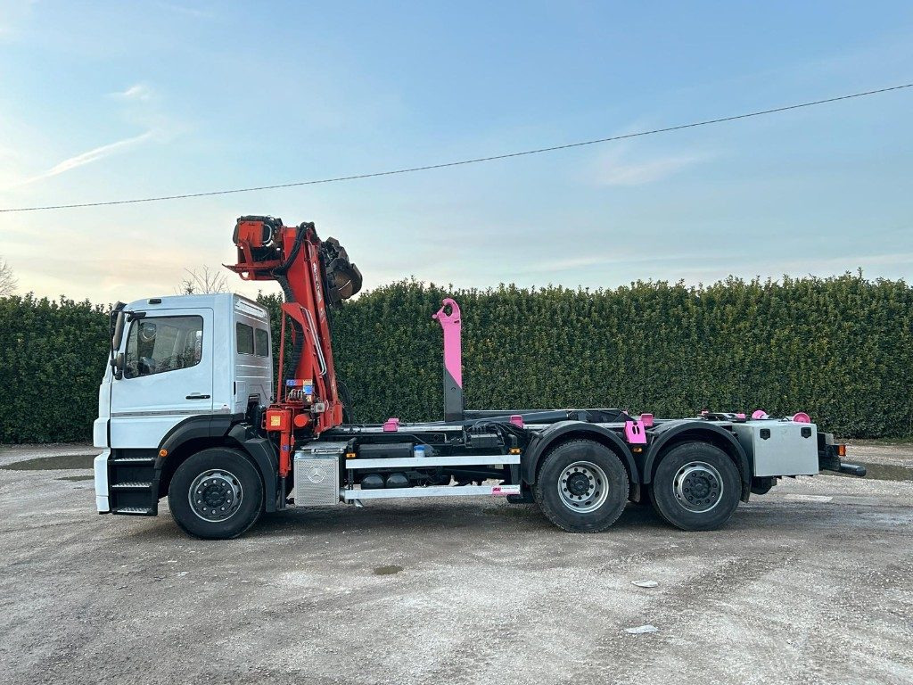 MERCEDES-BENZ MERCEDES AXOR 2533 SCARRABILE CON GRU E POLIPO - Φορτηγό φόρτωσης γάντζου: φωτογραφία 5 MERCEDES-BENZ MERCEDES AXOR 2533 SCARRABILE CON GRU E POLIPO - Φορτηγό φόρτωσης γάντζου: φωτογραφία 5