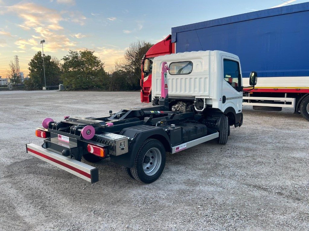 Φορτηγό φόρτωσης γάντζου NISSAN NT400 SCARRABILE PATENTE B: φωτογραφία 11 Φορτηγό φόρτωσης γάντζου NISSAN NT400 SCARRABILE PATENTE B: φωτογραφία 11