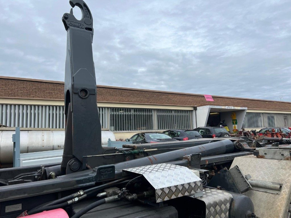 Φορτηγό φόρτωσης γάντζου RENAULT KERAX 320 SCARRABILE: φωτογραφία 8 Φορτηγό φόρτωσης γάντζου RENAULT KERAX 320 SCARRABILE: φωτογραφία 8