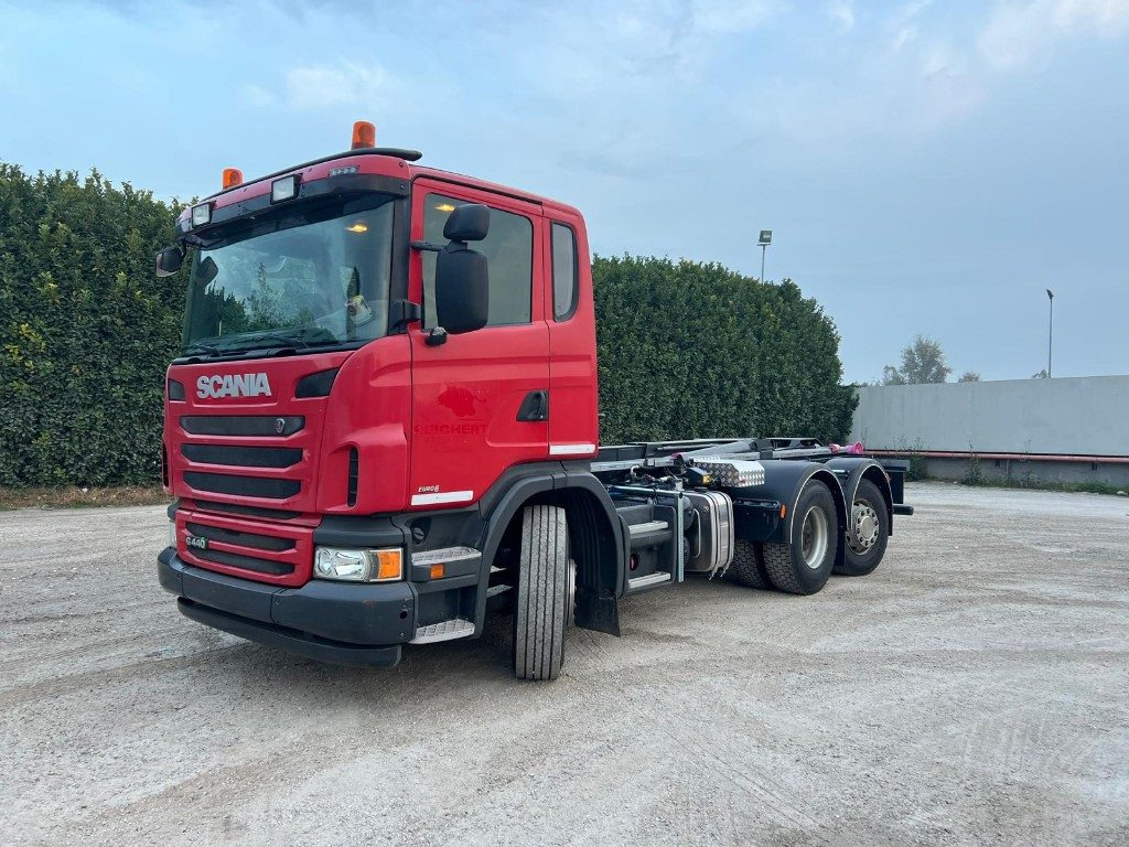 SCANIA G440 SCARRABILE NUOVO PNEUMATICO POSTERIORE - Φορτηγό φόρτωσης γάντζου: φωτογραφία 1 SCANIA G440 SCARRABILE NUOVO PNEUMATICO POSTERIORE - Φορτηγό φόρτωσης γάντζου: φωτογραφία 1