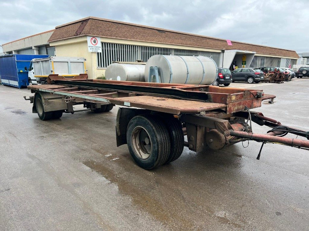 VIBERTI RIMORCHIO VIBERTI SCARRABILE PNEUMATICO - Ρυμούλκα γάντζος/ Αλυσιδάκι: φωτογραφία 2 VIBERTI RIMORCHIO VIBERTI SCARRABILE PNEUMATICO - Ρυμούλκα γάντζος/ Αλυσιδάκι: φωτογραφία 2