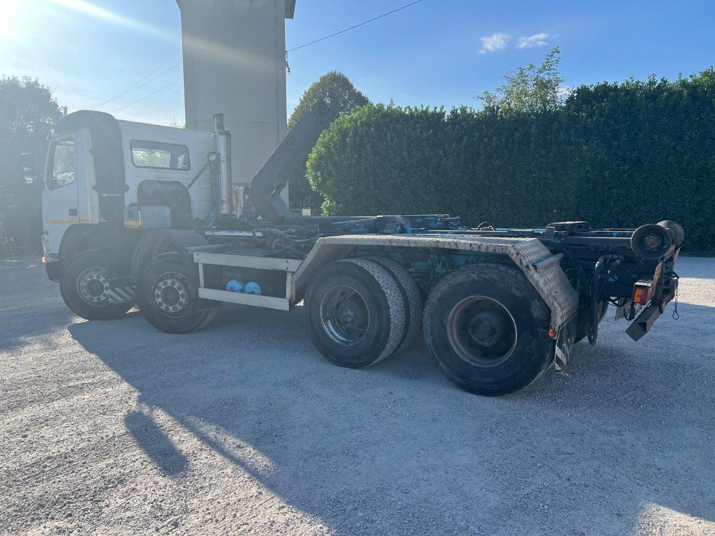 VOLVO FM12 SCARRABILE - Φορτηγό φόρτωσης γάντζου: φωτογραφία 2 VOLVO FM12 SCARRABILE - Φορτηγό φόρτωσης γάντζου: φωτογραφία 2