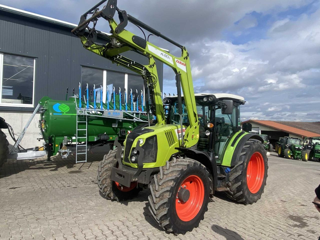CLAAS Arion 420 - Τρακτέρ: φωτογραφία 1 CLAAS Arion 420 - Τρακτέρ: φωτογραφία 1