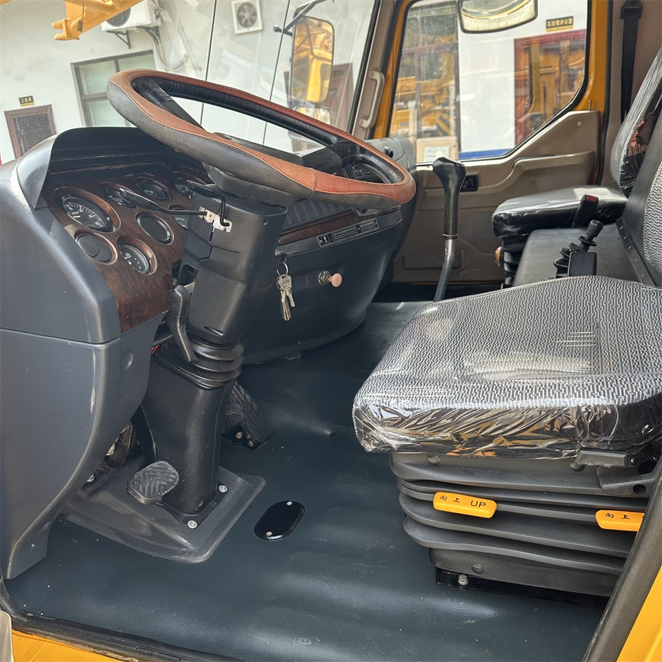 XCMG QY35K5 XCT35 QY35K5C 35 ton truck crane - Τηλεσκοπικός γερανός: φωτογραφία 5 XCMG QY35K5 XCT35 QY35K5C 35 ton truck crane - Τηλεσκοπικός γερανός: φωτογραφία 5