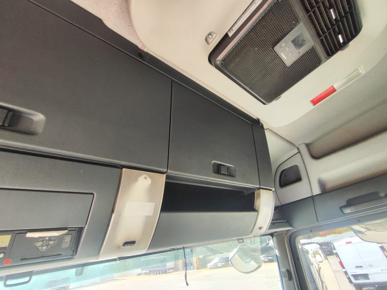 Φορτηγό αυτοκινητάμαξα για τη μεταφορά βαρέως εξοπλισμού MAN TGL: φωτογραφία 27 Φορτηγό αυτοκινητάμαξα για τη μεταφορά βαρέως εξοπλισμού MAN TGL: φωτογραφία 27