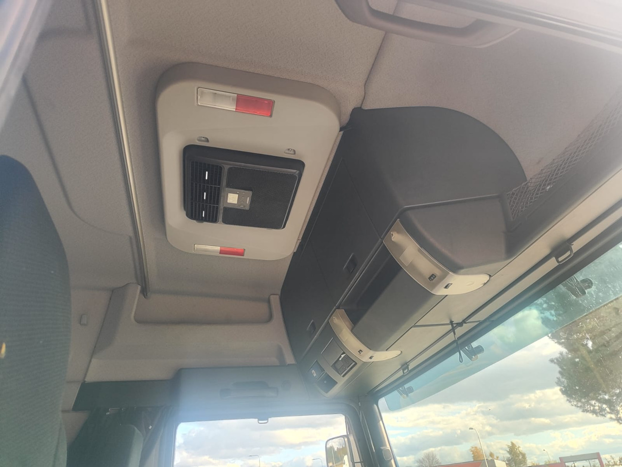 Φορτηγό αυτοκινητάμαξα για τη μεταφορά βαρέως εξοπλισμού MAN TGL: φωτογραφία 32 Φορτηγό αυτοκινητάμαξα για τη μεταφορά βαρέως εξοπλισμού MAN TGL: φωτογραφία 32