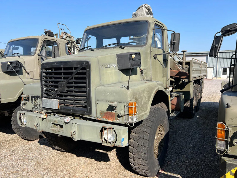 Volvo N 10 6X6 - FASSI 8TM CRANE (4x in stock) - Φορτηγό, Φορτηγό με γερανό: φωτογραφία 2 Volvo N 10 6X6 - FASSI 8TM CRANE (4x in stock) - Φορτηγό, Φορτηγό με γερανό: φωτογραφία 2