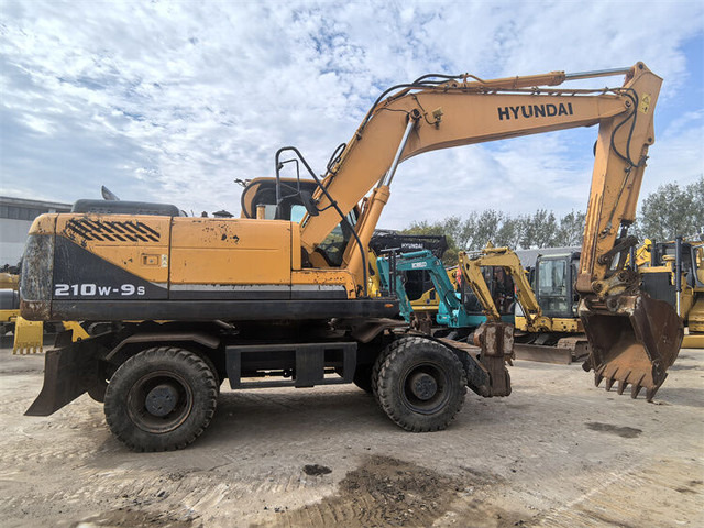 Hyundai R210W-9S - Τροχοφόρος εκσκαφέας: φωτογραφία 1 Hyundai R210W-9S - Τροχοφόρος εκσκαφέας: φωτογραφία 1