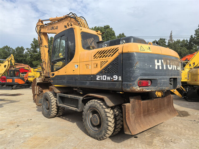 Hyundai R210W-9S - Τροχοφόρος εκσκαφέας: φωτογραφία 3 Hyundai R210W-9S - Τροχοφόρος εκσκαφέας: φωτογραφία 3