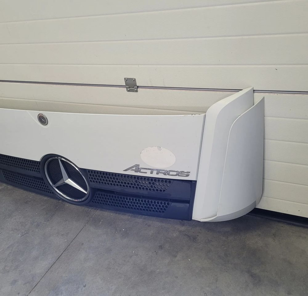 ATRAPA MASKA ACTROS MP4 SZEROKA KABINA ORYGINAŁ - Καπό για Φορτηγό: φωτογραφία 2 ATRAPA MASKA ACTROS MP4 SZEROKA KABINA ORYGINAŁ - Καπό για Φορτηγό: φωτογραφία 2
