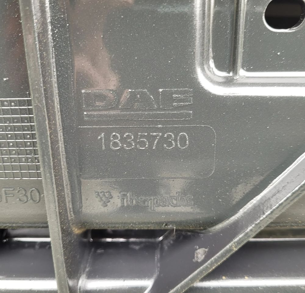 ATRAPA MASKA DAF XF 106 ORYGINAŁ 1835730 CHWALIM116 - Καπό για Φορτηγό: φωτογραφία 4 ATRAPA MASKA DAF XF 106 ORYGINAŁ 1835730 CHWALIM116 - Καπό για Φορτηγό: φωτογραφία 4