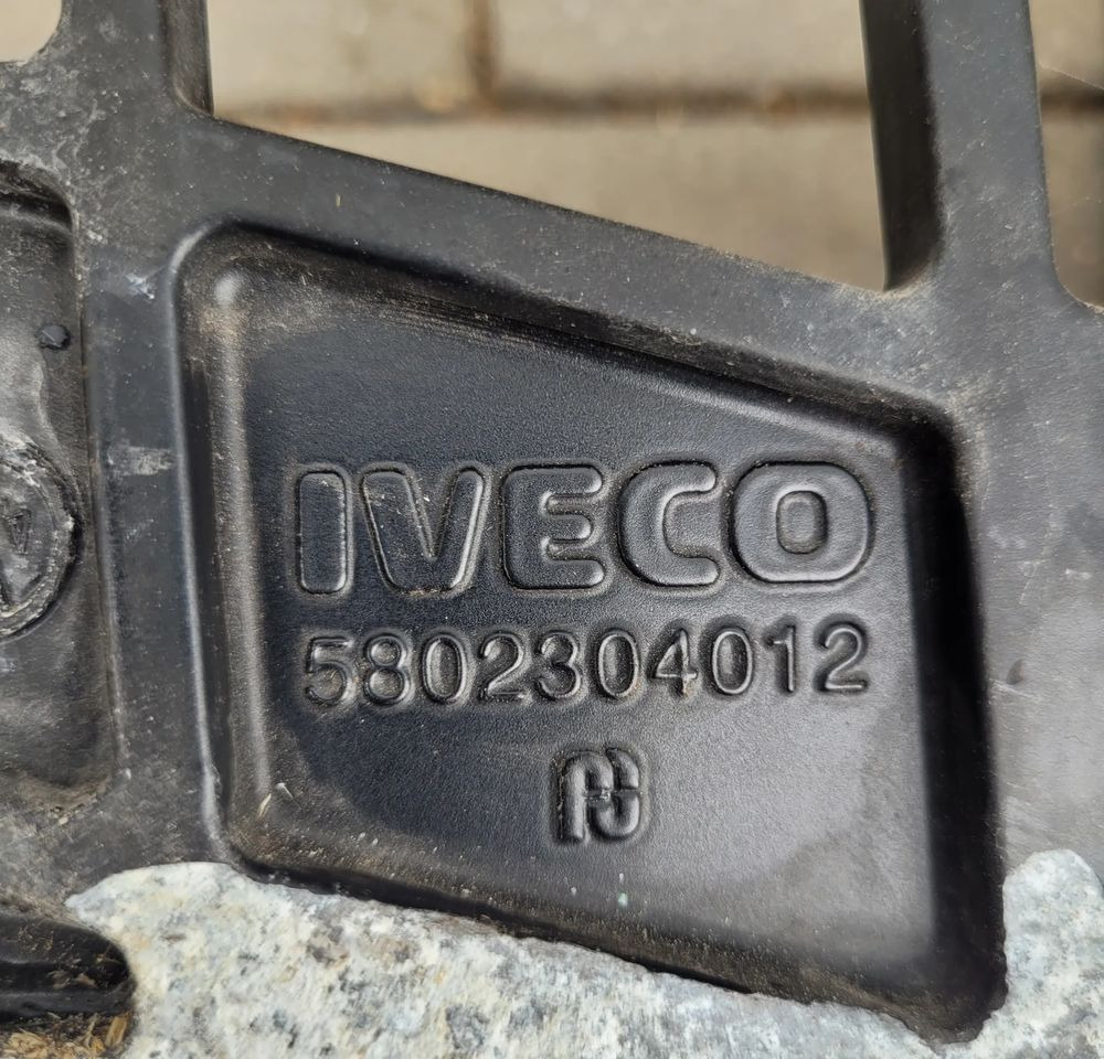 GRILL ŁAWKA MOCOWANIE IVECO S WAY 5802304012 CHWALIM116 - Μάσκα ψυγείου για Φορτηγό: φωτογραφία 2 GRILL ŁAWKA MOCOWANIE IVECO S WAY 5802304012 CHWALIM116 - Μάσκα ψυγείου για Φορτηγό: φωτογραφία 2