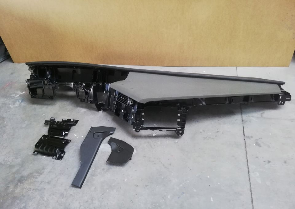 KONSOLA DESKA VOLVO FH4 - Ταμπλό αυτοκινήτου για Φορτηγό: φωτογραφία 1 KONSOLA DESKA VOLVO FH4 - Ταμπλό αυτοκινήτου για Φορτηγό: φωτογραφία 1